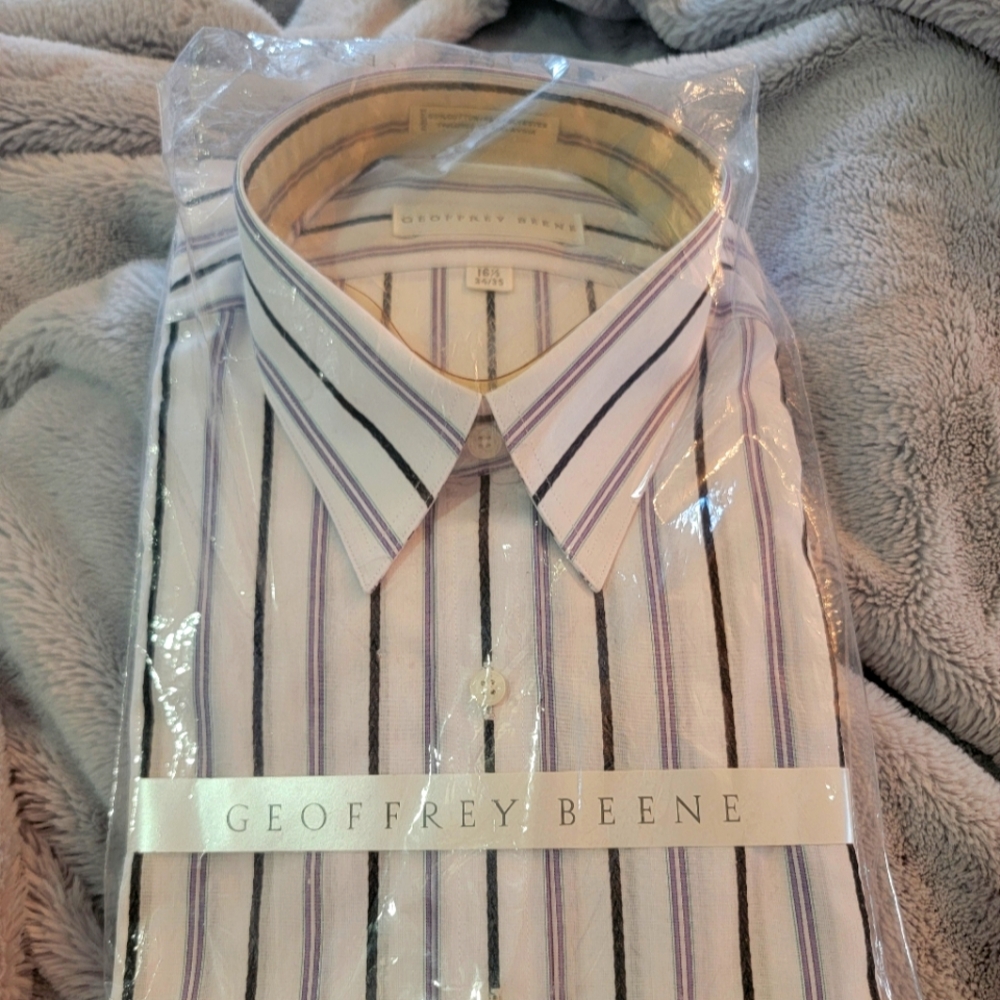 NWT  G Beene long sleeved dress shirt